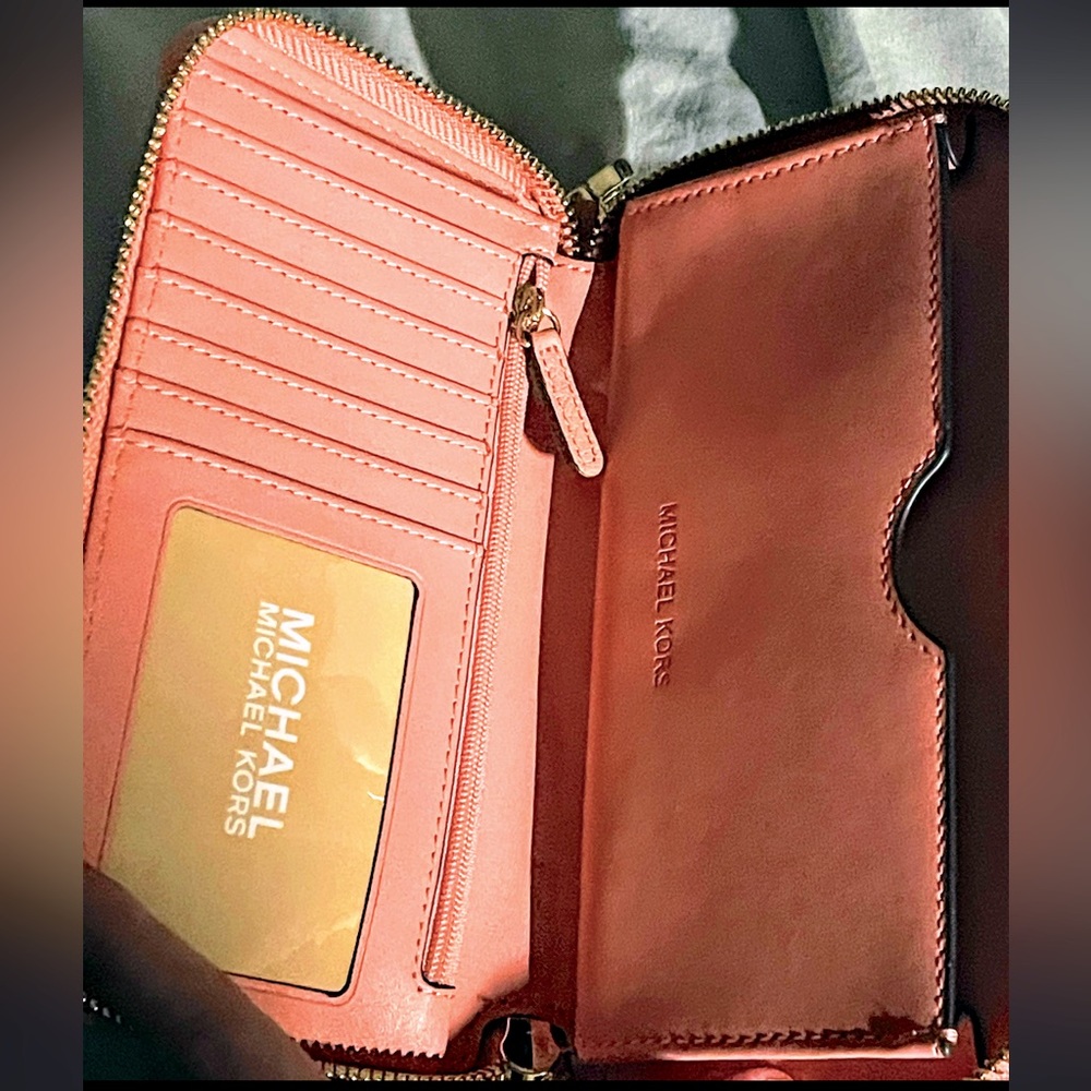 Beautiful Brand New MK Coral Reef wristlet